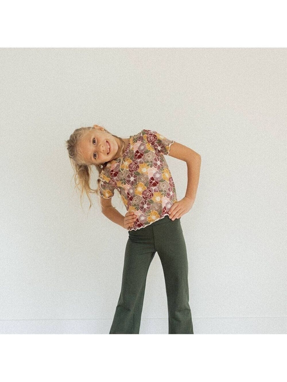 🇨🇦 Jax & Lennon‎ Autumn Garden Lettuce Hem Tee